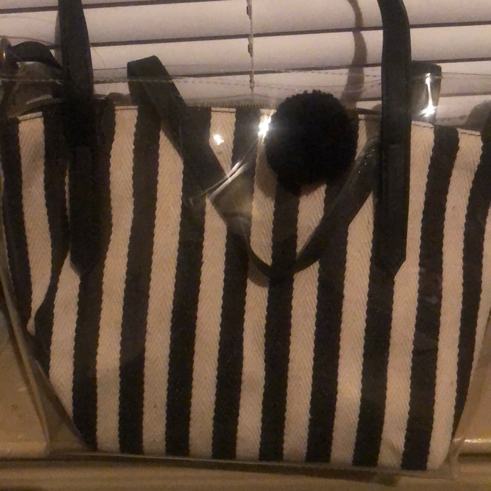 Purse - Picture 1 of 3